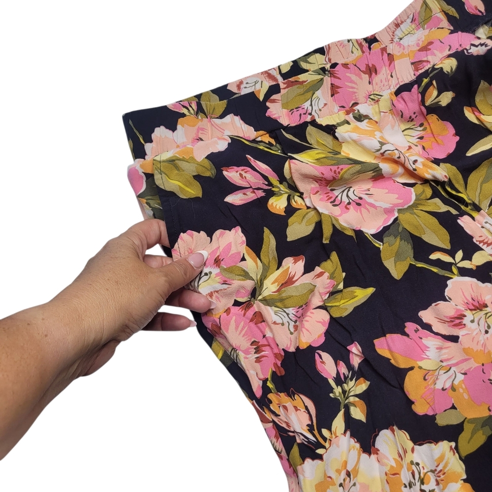 LOFT Black Floral Wide-Leg Pants - Picture 6 of 6
